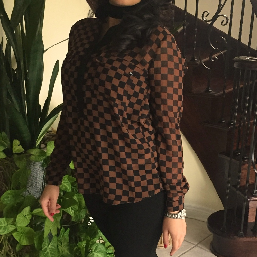 LV Damier print shirt (Perfect)